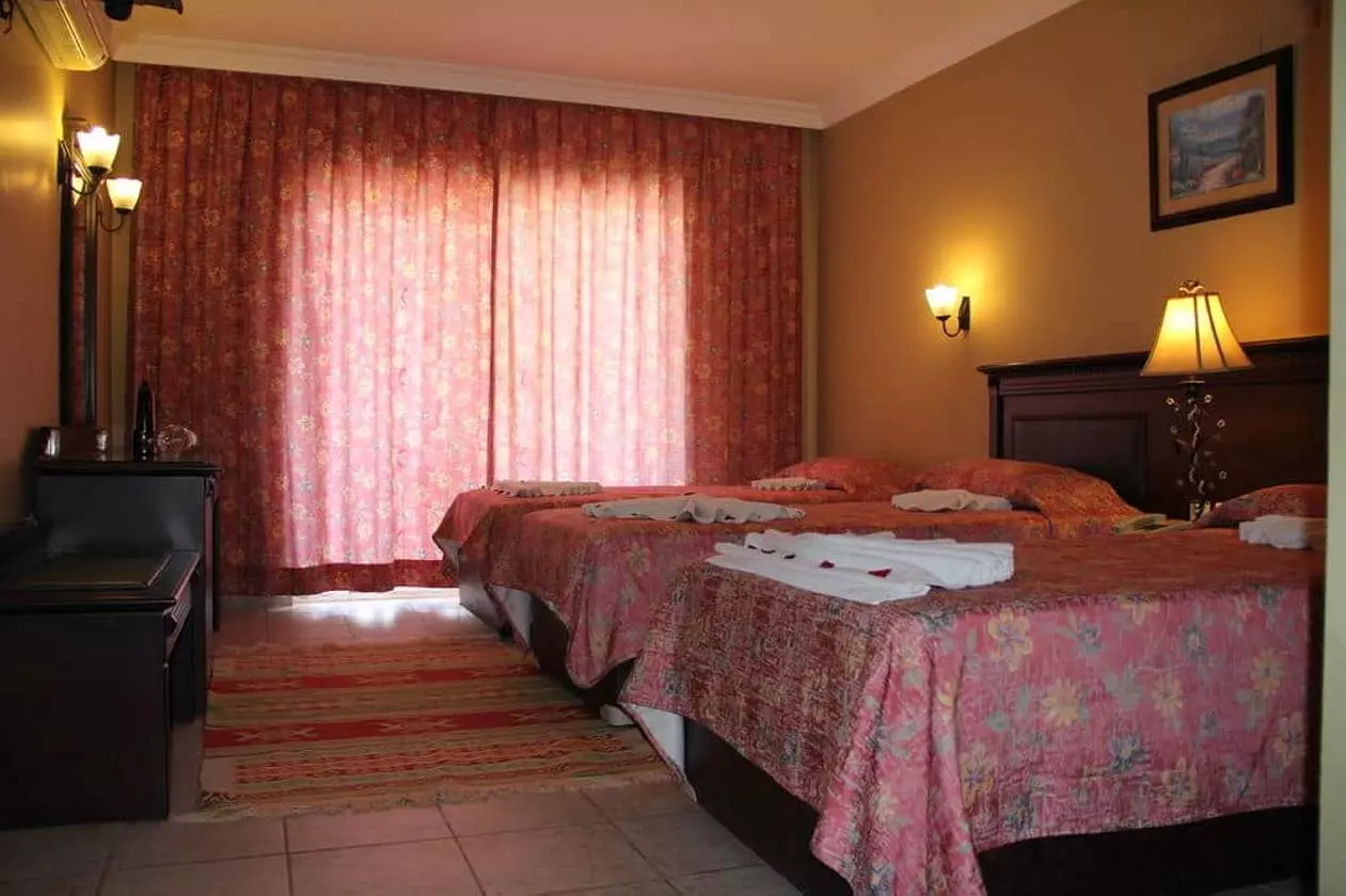 CLUBDORADO_SHABAVIZ (23).jpg